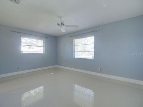 8296 33rd Ave, Saint Petersburg FL  33710-2218 exterior