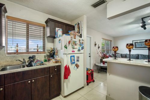 690 50 St, Hialeah FL  33013-1624 exterior