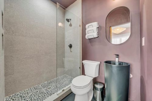 1208 32 St, Galveston TX 77550-6823 exterior