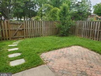 7420 Ardglass Dr, Lorton VA  22079-1501 exterior