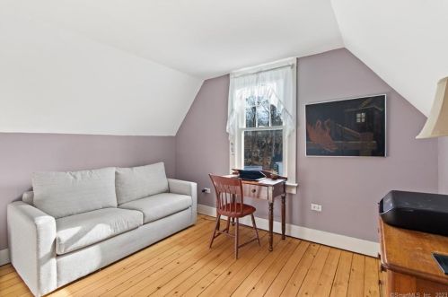 3 Riverside Pl, Gales Ferry CT  06335-1442 exterior