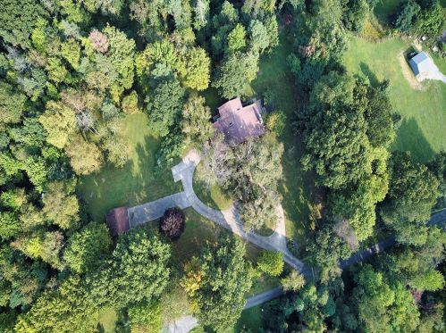 4219 Clendenning Rd, Gibsonia, PA 15044-9557