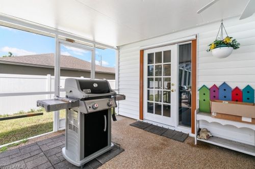 612 4th Ter, Cape Coral FL  33909-2002 exterior