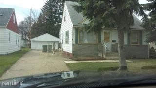 5817 78th St, Milwaukee WI  53218-1710 exterior