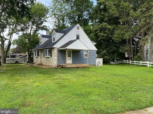 3150 Maple Rd, Huntingdon Valley, PA 19006-4208