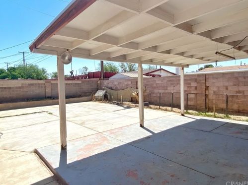 358 Landsford St, Lancaster CA 93535-2613 exterior