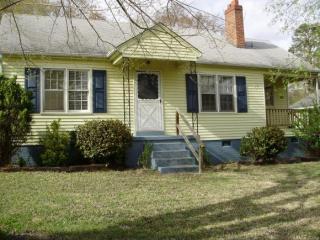 401 Gilbreath St, Graham, NC 27253-3315