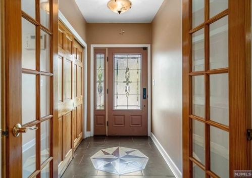 714 Maywood Ave, Maywood, NJ 07607-1545
