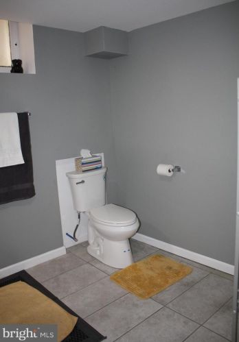 2344 Derry St, Harrisburg PA 17111-2616 exterior