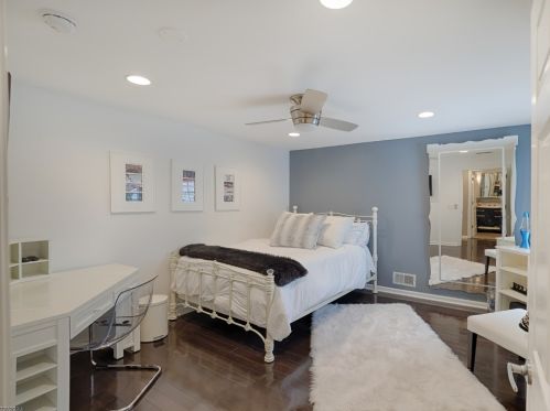 84 Ln Costa Dr, Annandale NJ  08801-1665 exterior