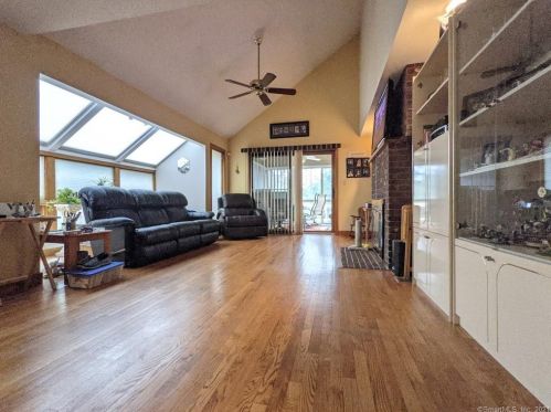 4 Dresden Ct, Goshen, CT 06756-2129