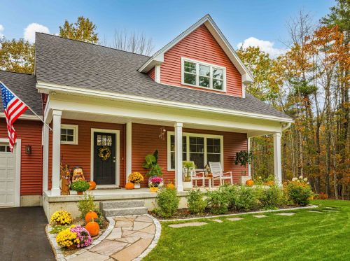 185 Blackwater Rd, Somersworth, NH 03878-1206
