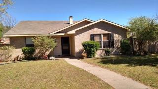2713 Chancellor Dr, Plano TX  75074-2961 exterior