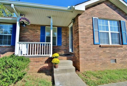 2927 Charlie Sleigh Rd, Woodlawn, TN 37191-9338