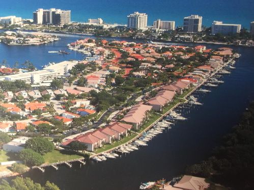 210 Captains Walk, Delray Beach FL  33483-8038 exterior