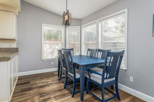 1325 Linsay Pl, Escondido CA  92026-3606 exterior