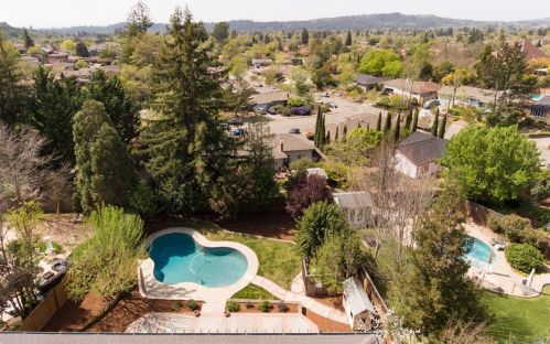 5743 Owls Nest Dr, Santa Rosa CA  95409-4350 exterior