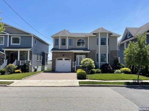 122 Madison St, Wood-Ridge, NJ 07075-2322
