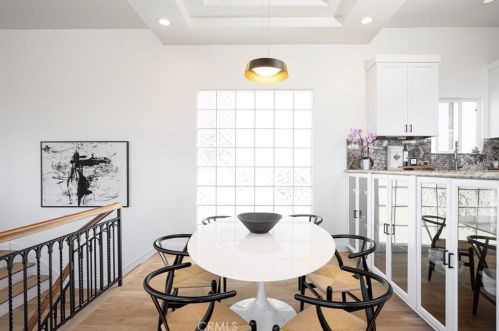513 Dianthus St, Manhattan Beach CA  90266-6720 exterior