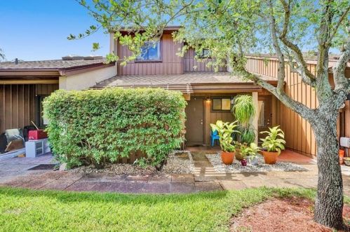 1652 14 Ter, Hollywood FL 33020-2520 exterior