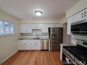 8 Sandburg Ct, Middletown, NY 10941-1813