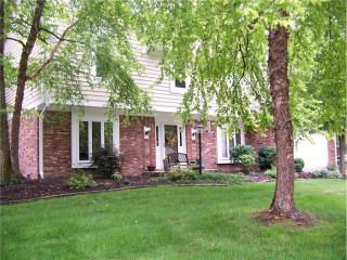 11379 Hickory Woods Dr, Fishers, IN 46038-1890