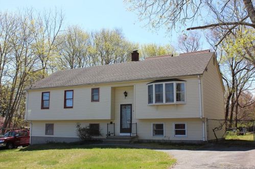 46 Kenyon Rd, Waterford, CT 06385-4214