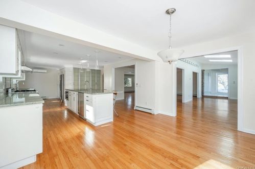10 Bell Pl, Rye Brook, NY 10573-1914