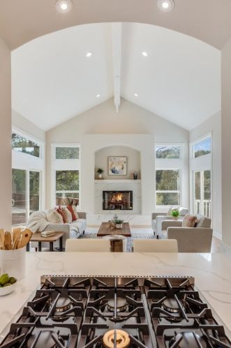 21461 Saratoga Hills Rd, Saratoga CA  95070-5377 exterior