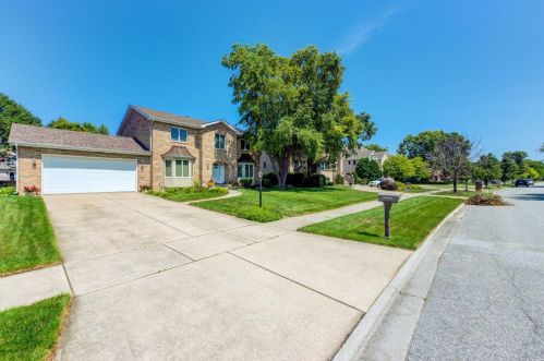 10323 Sandy Ln, Hammond, IN 46321-4334