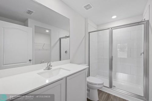 2097 Burlington St, Fort Pierce FL 34984-4351 exterior