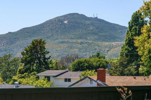 7012 Bobhird Dr, San Diego CA 92119-1404 exterior