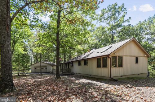 22 Liskey Ln, Hedgesville, WV 25427-7011