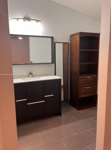 723 208th Ter, Hollywood FL  33029-2143 exterior