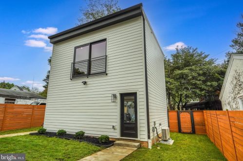 4915 Western Ave, Washington DC  20016-4319 exterior