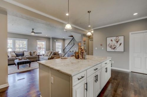 164 Lockheed Dr, Moon Twp, PA 15108-2406