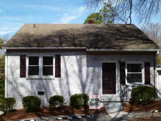 1220 Market St, Greensboro NC  27401-3258 exterior