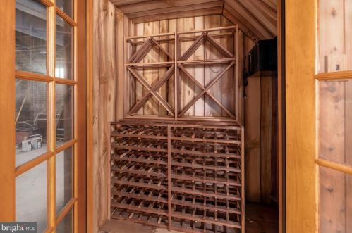 10 Bowen Ave, Pilesgrove NJ  08098-1404 exterior