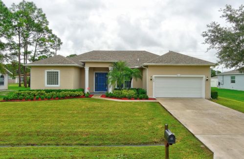 1372 Halford Ave, Fort Pierce, FL 34953-6147
