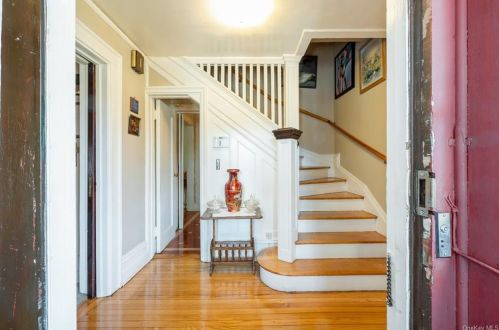 11 Brookdale Ave, New Rochelle, NY 10801-2801