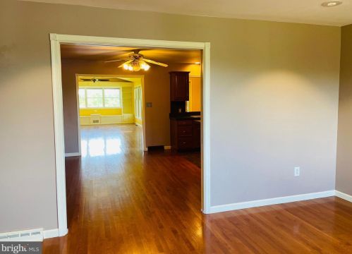 2879 Perkiomenville Rd, Harleysville PA  19438-1343 exterior