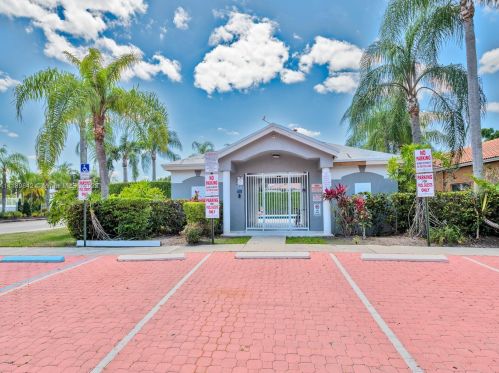 348 107th Ave, Hollywood FL  33026-4068 exterior