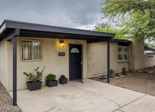8195 Nicaragua Dr, Tucson, AZ 85730-3533