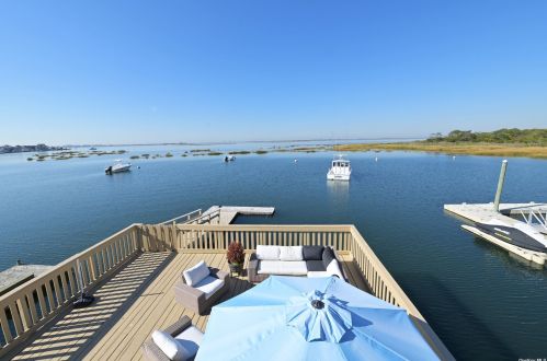 429 Cross Bay Blvd, Far Rockaway NY  11693-1056 exterior