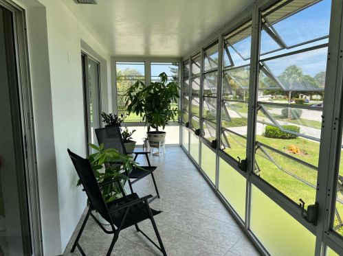 75 Royal Oak Ct, Vero Beach FL  32962-3731 exterior