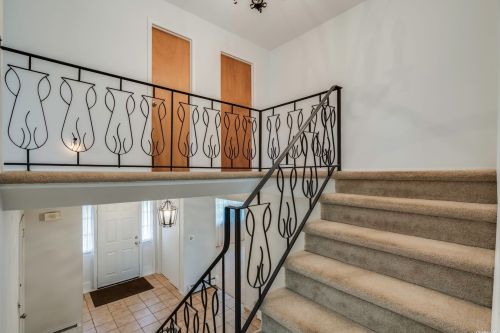 68 Holly Dr, Elwood NY  11731-5226 exterior