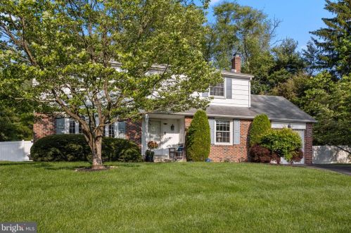 1450 Nancy Dr, Southampton, PA 18966-4347