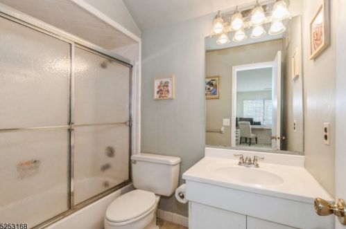 11 Poplar Ln, Morristown NJ  07960-6769 exterior