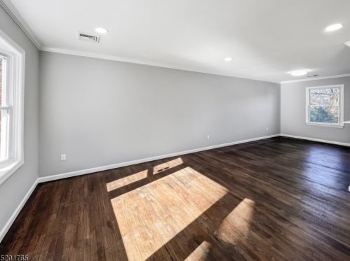 75 Elba Ave, Hopatcong NJ  07843-1848 exterior