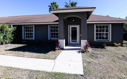 620 Oak St, Boynton Beach FL  33435-2807 exterior